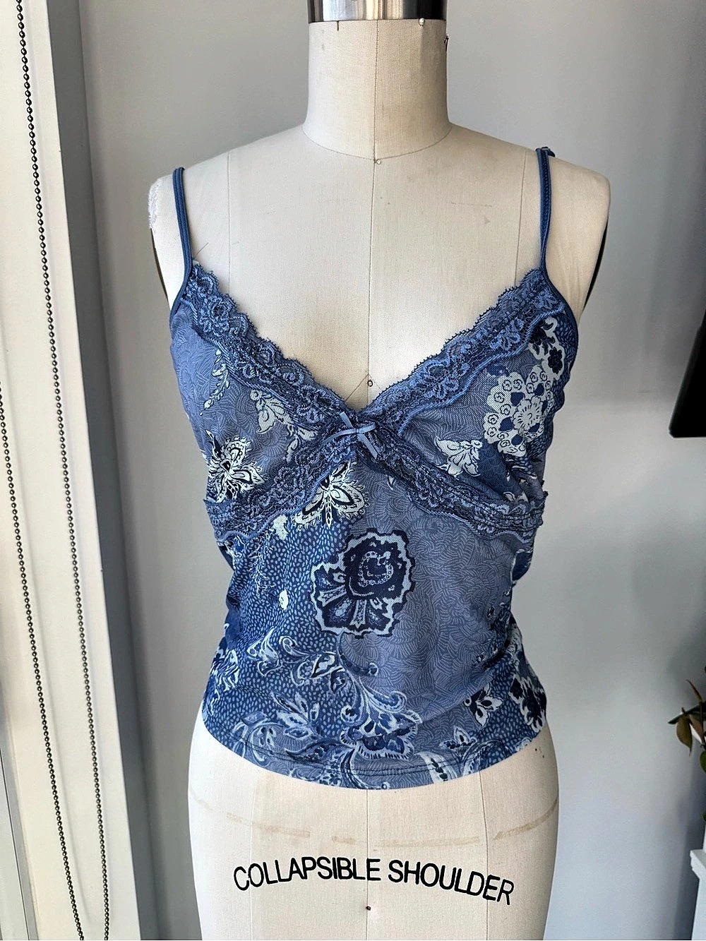 Wild Sky Floral Lace Camisole in Blue & White Size Large